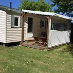 مكان تخييم Mobil-home Avec Terrasse - 4 Personnes, 2 - Api-1-52-302 فيندايز - مونتاليفت