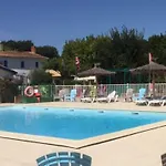 Mobil-home Avec Terrasse - 4 Personnes, 2 - Api-1-52-302 مكان تخييم *