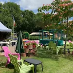 مكان تخييم Mobil-home Avec Terrasse - 4 Personnes, 2 - Api-1-52-302