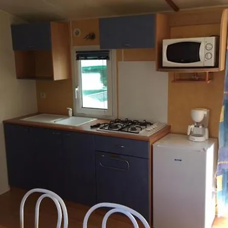 Mobil-home Avec Terrasse - 4 Personnes, 2 - Api-1-52-302 *