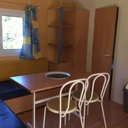 Campingplads Mobil-home Avec Terrasse - 4 Personnes, 2 - Api-1-52-302 *