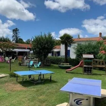 Mobil-home Avec Terrasse - 4 Personnes, 2 - Api-1-52-302 *