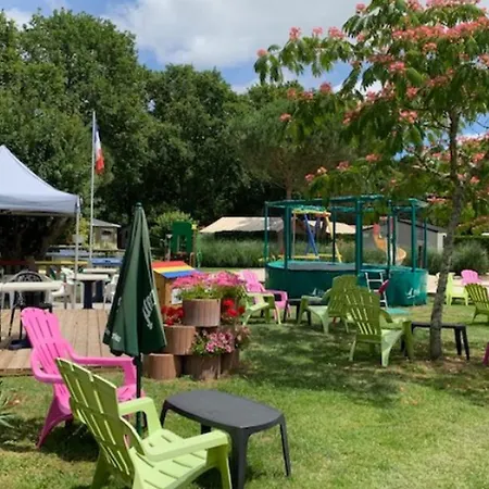 Campingplads Mobil-home Avec Terrasse - 4 Personnes, 2 - Api-1-52-302