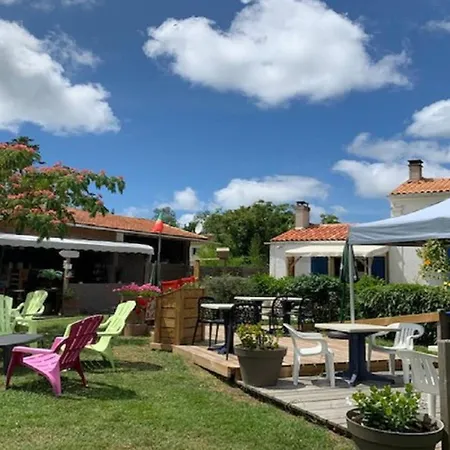 Mobil-home Avec Terrasse - 4 Personnes, 2 - Api-1-52-302 *
